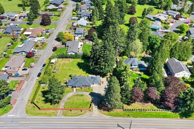 Building Photo - Stunning 4 bed + office, 4 bath rental home in Damascus!