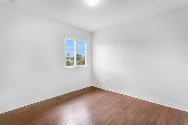 Building Photo - 12600 SW 50th Ct