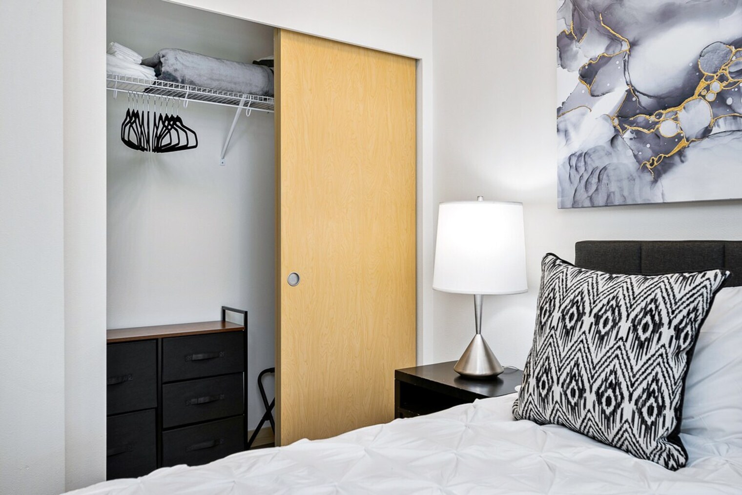 Building Photo - 3008 Beacon Ave S