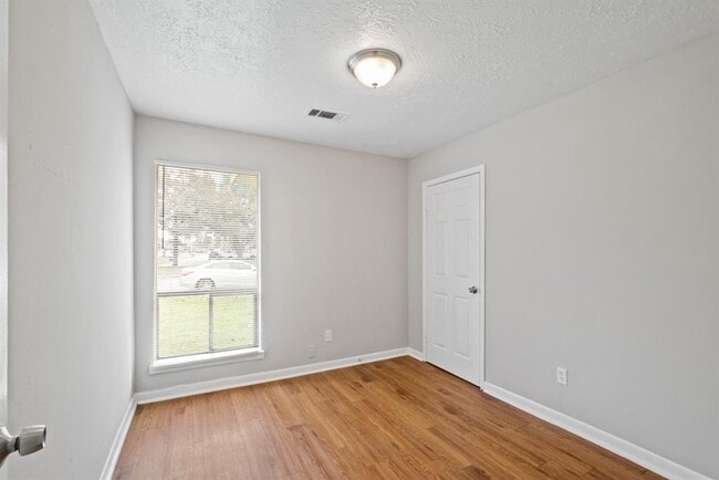 Building Photo - 5107 Selinsky Rd