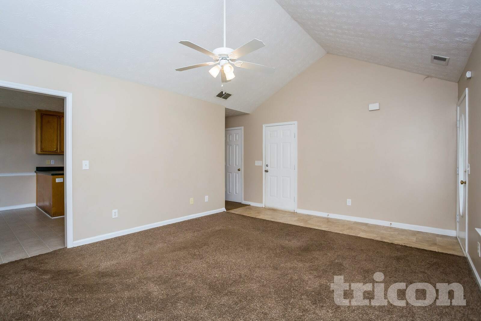 Building Photo - 100 5 Oaks Dr