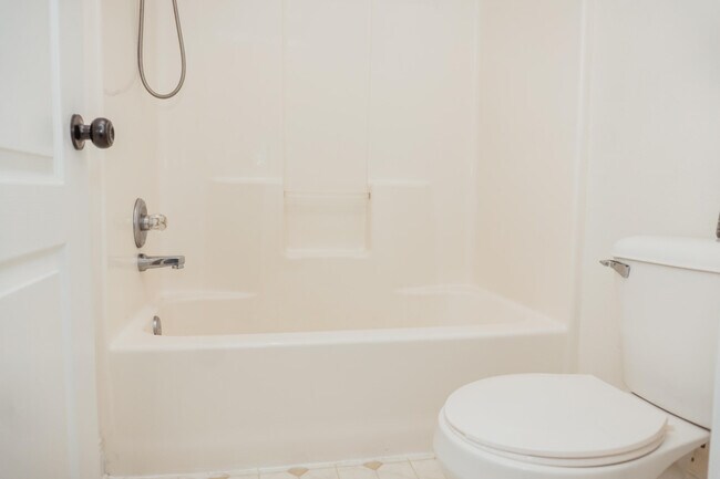 Building Photo - 641 Territory Ln
