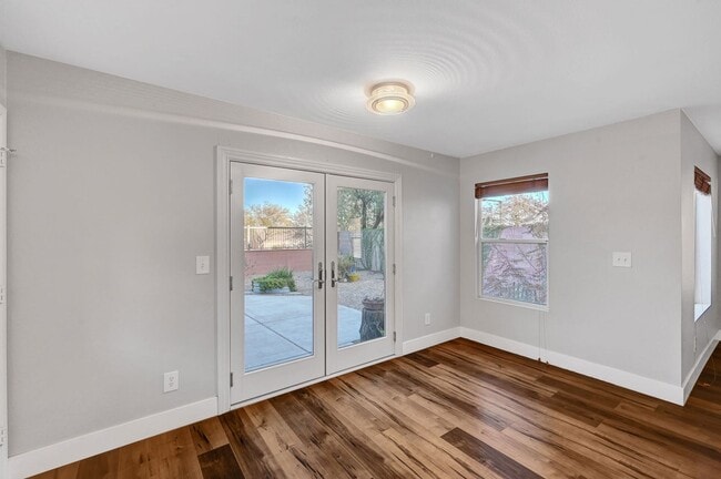 Building Photo - Remodeled Three Bedroom in Summerlin! No carpet!
