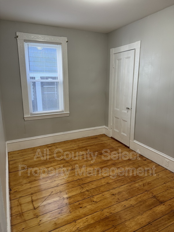 Building Photo - 22 Sargent Ave