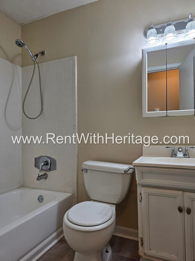 Building Photo - GREAT NEWS! 3 BEDROOM/ 2 BATH HOME WITH PARTIAL FINISHED BASEMENT