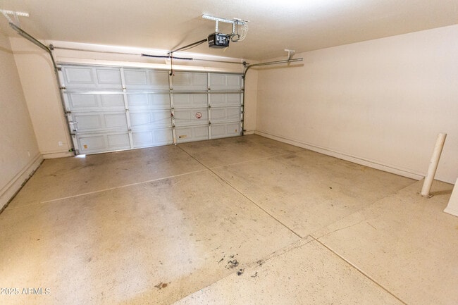 Building Photo - 12721 W Almeria Rd