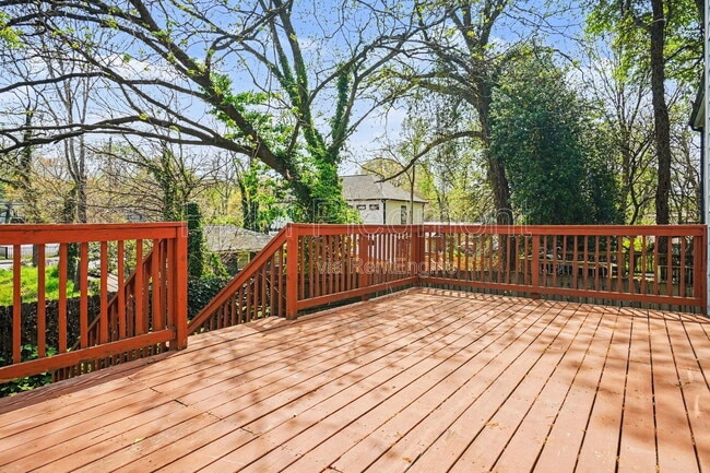 Building Photo - 1034 Hubbard St SW