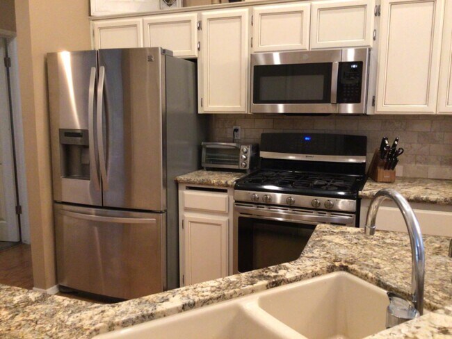 Building Photo - 1555 Morgan Dr