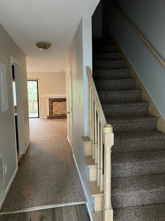 Building Photo - 121 Wrightsville West