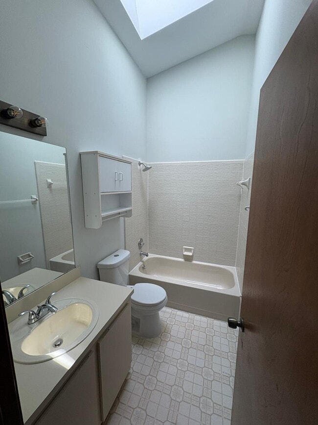 Building Photo - 1838 Foxhall Cir