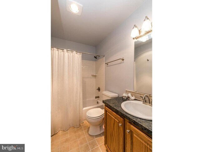 Building Photo - 202 Nelis Ct