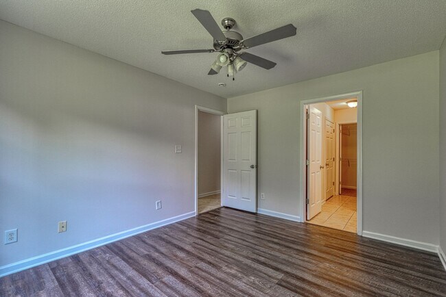 Building Photo - 567 Seays Crest Dr