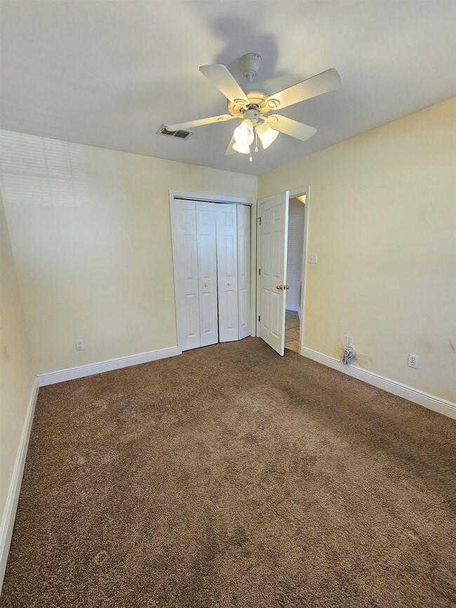 Building Photo - 3283 Emerson Ln