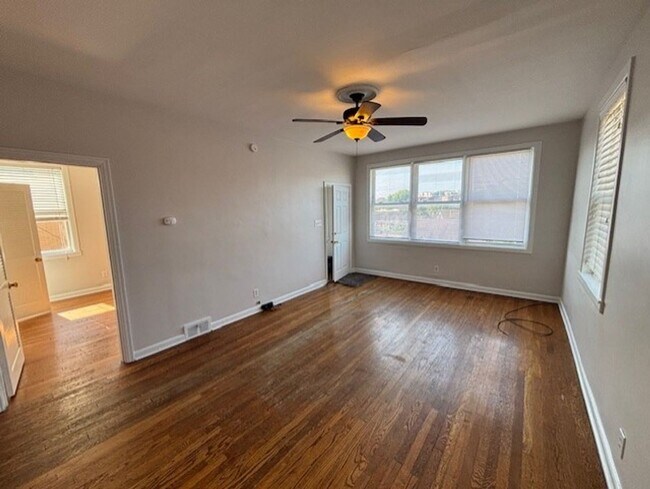 Building Photo - 2709 Pyramid Ave