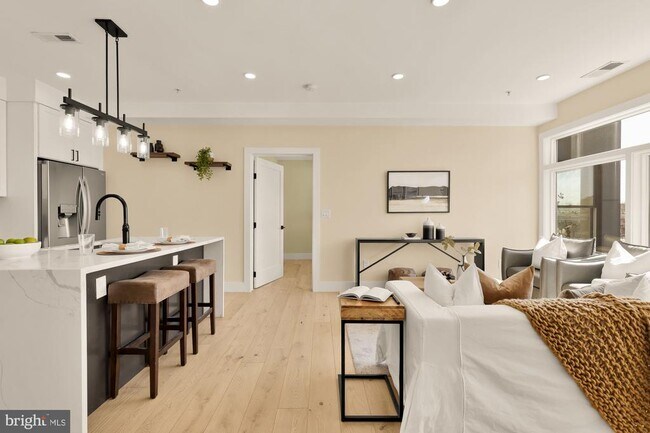 Building Photo - 927 Kennedy St NW