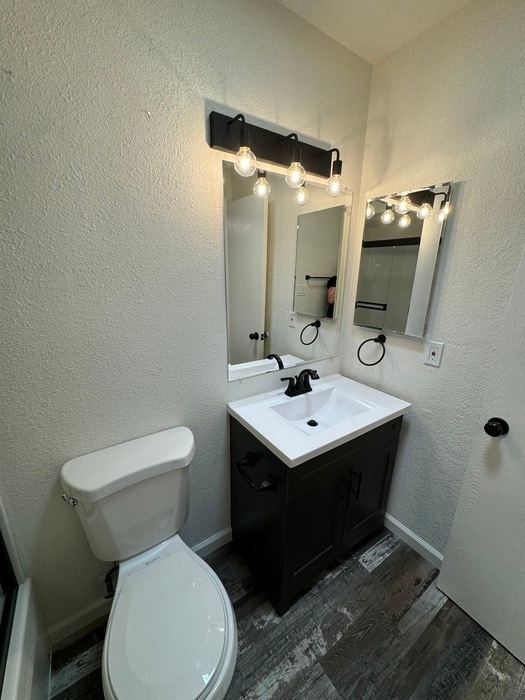 Building Photo - Adorable UPDATED 2bd/2bth duplex in Sacramento!
