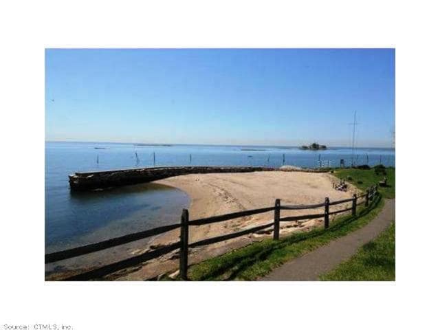 Building Photo - 207 Linden Ave