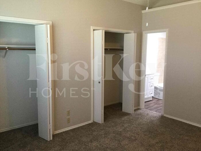 Building Photo - 6800 Running Creek Dr