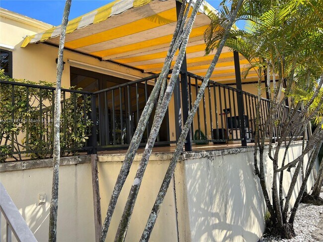 Building Photo - 15516 Sharpecroft Dr