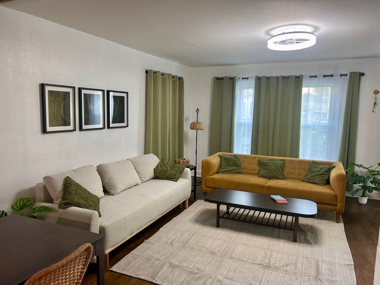 Primary Photo - 222 Glass Ave