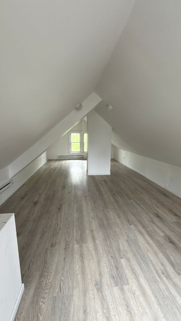 Building Photo - 3354 East 132