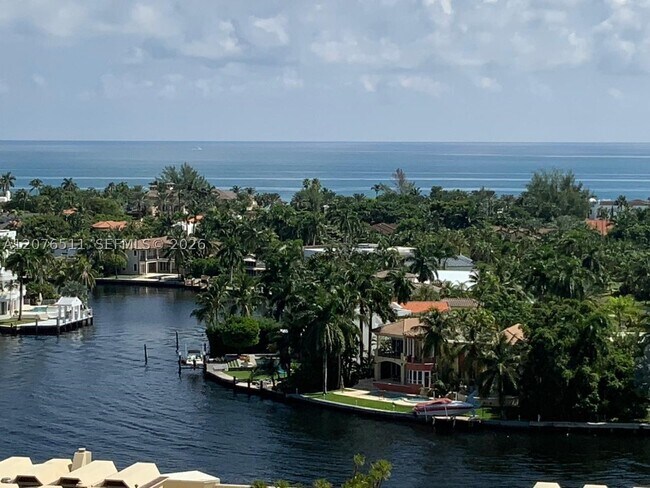 Building Photo - 20185 E Country Club Dr