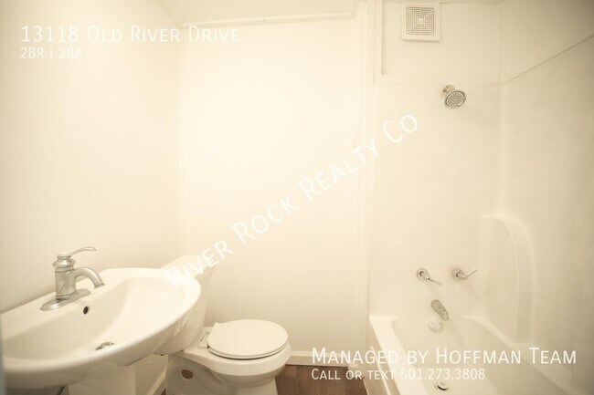 Building Photo - 13118 Old River Dr