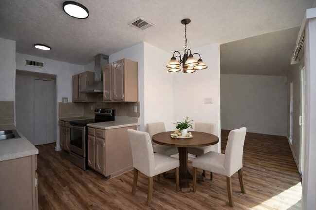 Building Photo - 6806 Gettysburg Dr