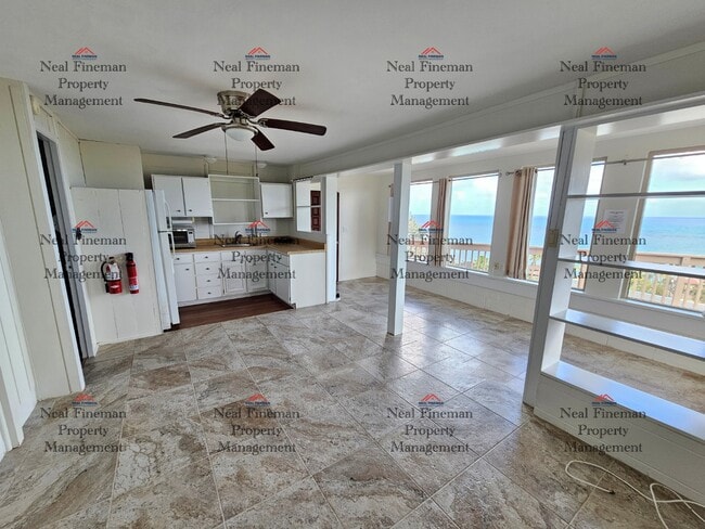 Building Photo - Studio/1 Bathroom Apartment. 60 steps walk up to the apartment. No parking. Rented as shown