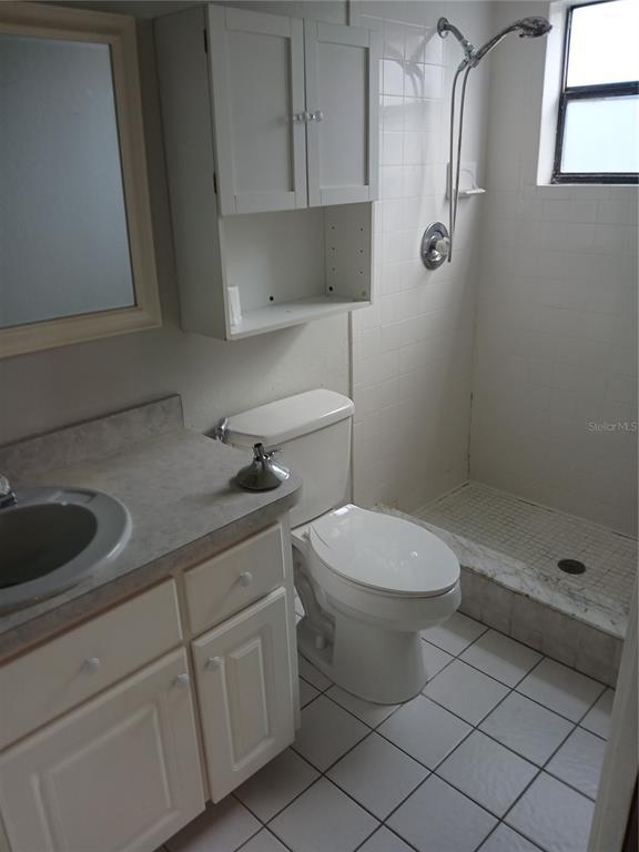 Building Photo - 8027 Buttonball Ln