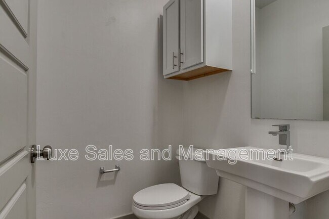 Building Photo - 7907 NW 135th Terrace