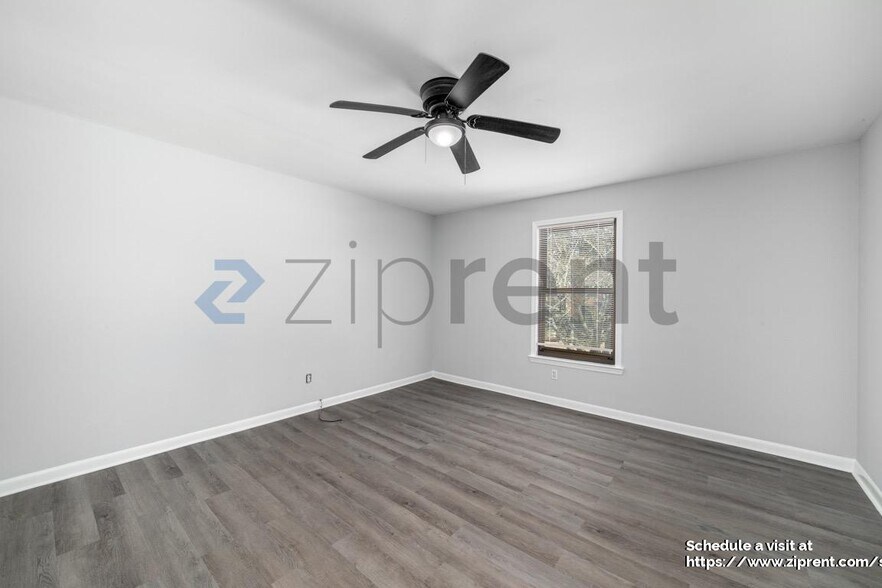 Building Photo - 575 Springwood Dr