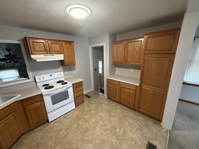 Building Photo - 223 Wiegel Dr