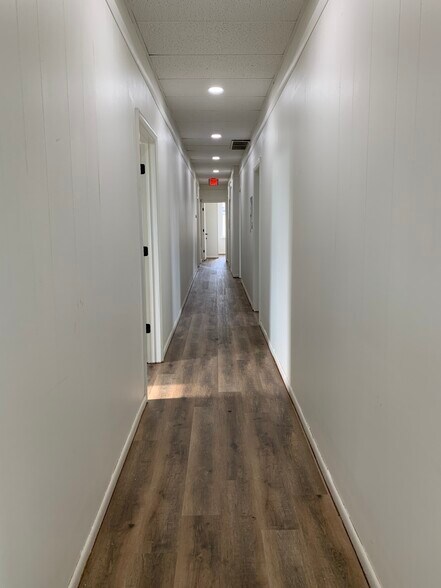 Building Photo - 19 W Washington St Apt 3