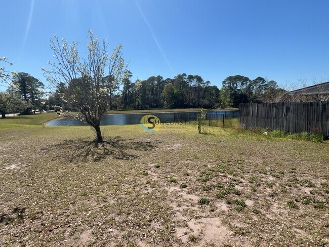 Building Photo - 8702 Bandera Cir S