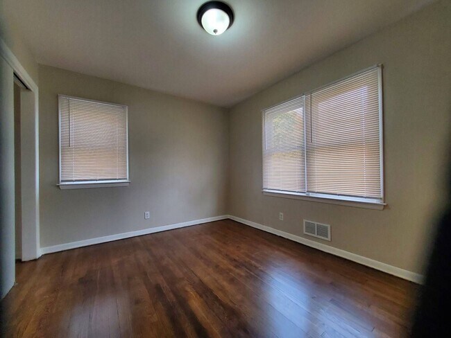 Building Photo - 8129 W Villard Ave