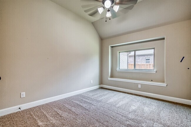 Building Photo - 330 Sweetspire Dr