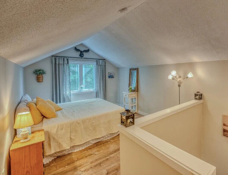 Building Photo - 55 Mountain River Ave