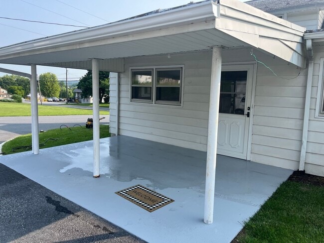 Building Photo - Beautiful 5-Bedroom Home in East Cocalico ...