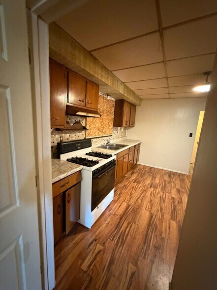 Building Photo - 2017 McCasland Ave