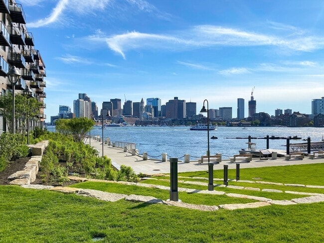 Building Photo - 65 Lewis St