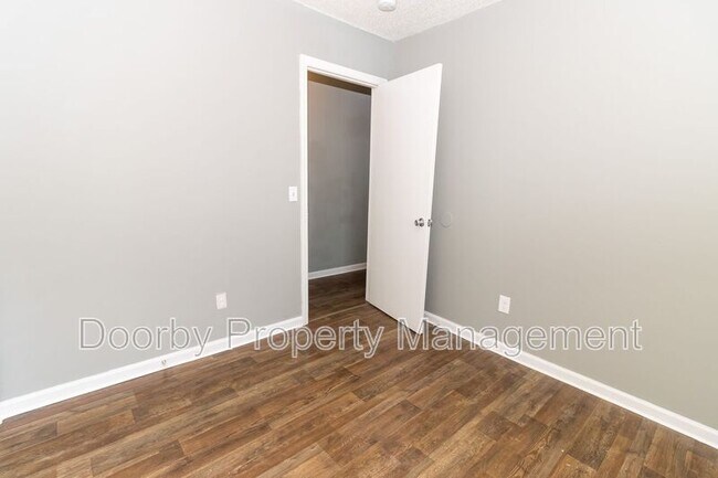 Building Photo - 2712 N Orchard Knob Ave