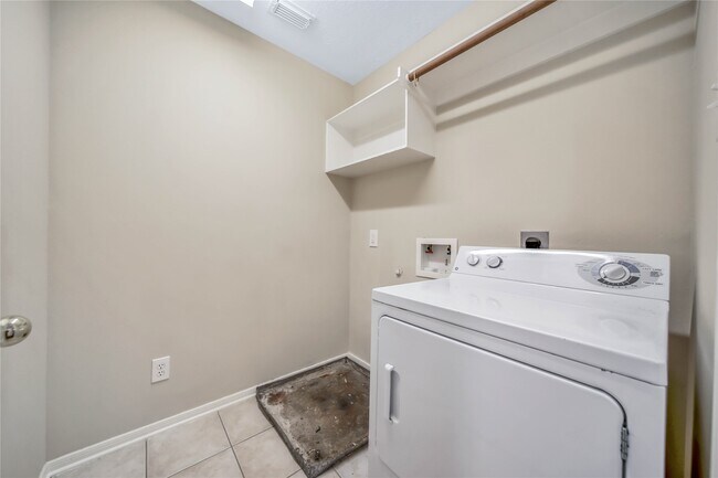 Building Photo - 111 W Burberry Cir