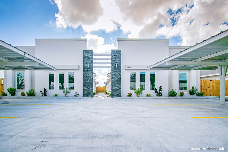 Building Photo - 3424 Golden Nugget