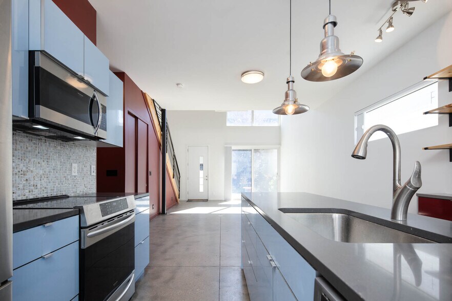 Building Photo - 3513 Delgany St