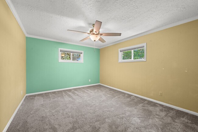 Building Photo - 616 Cannan Dr