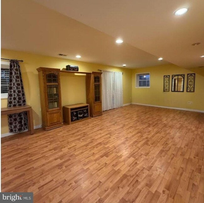 Building Photo - 8650 Trenton Chapel Way