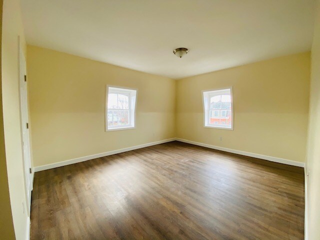 Building Photo - 272 William St