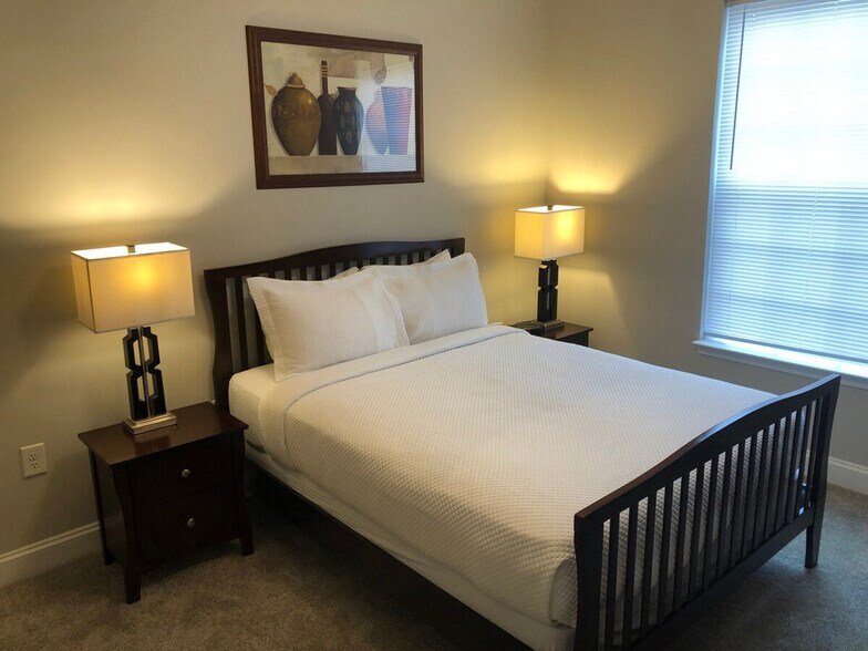 Building Photo - 645 Amber Meadows Way