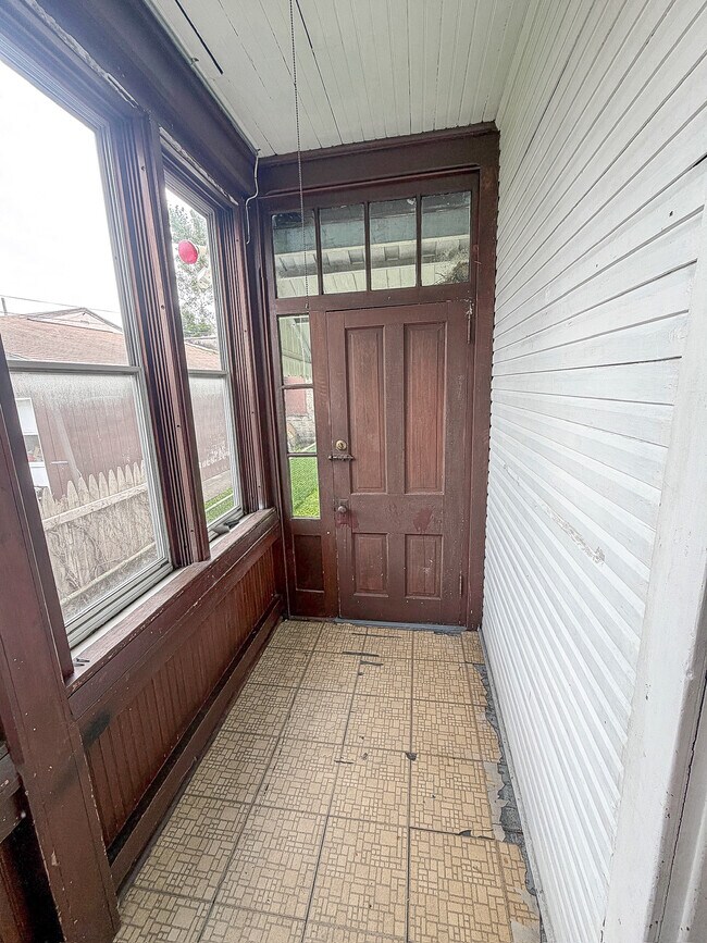 Building Photo - 506 Locust St